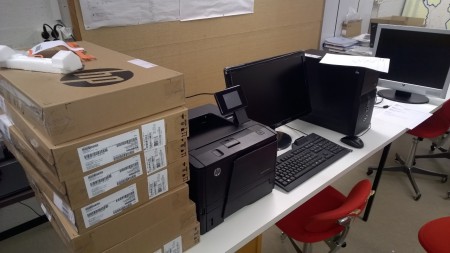 läppärit ja asentamani hp laserjet